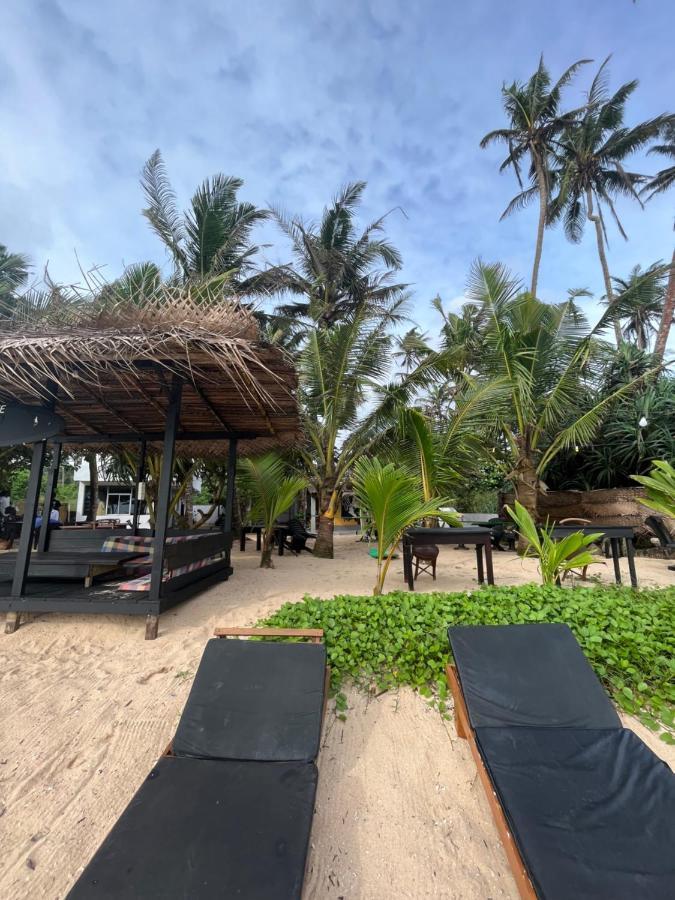 Sabine Holiday Resort And Restaurant Матара Екстериор снимка