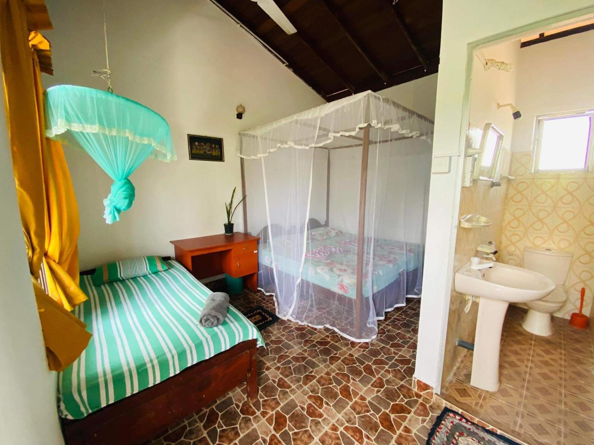 Sabine Holiday Resort And Restaurant Матара Екстериор снимка